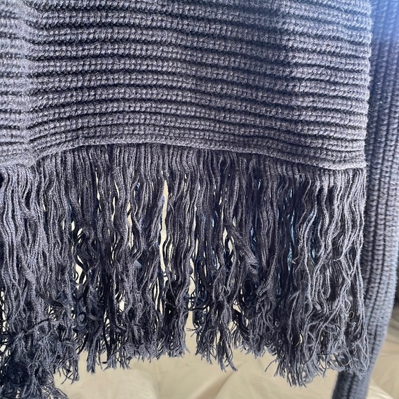 Michael Kors knit fringe sweater (S) - Picture 5 of 15